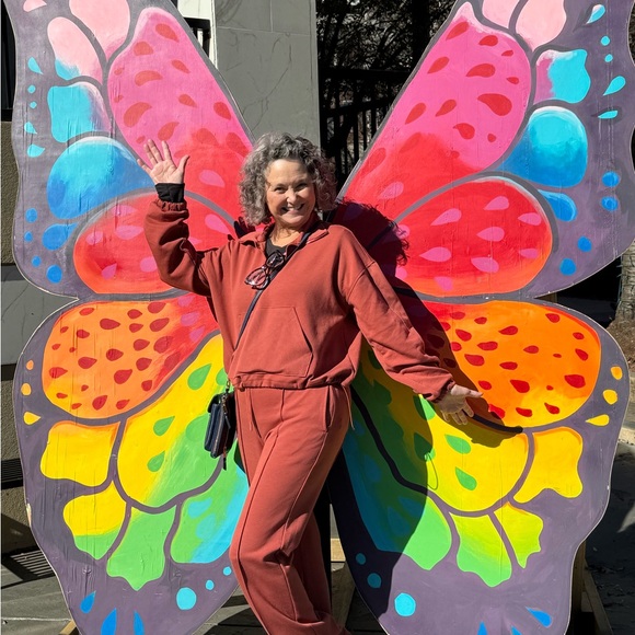 Meet your Posher, Karen - Picture 10 of 15